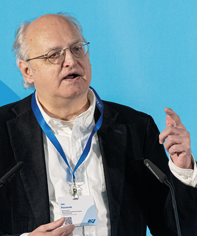 Portraitfoto Jan Pazourek