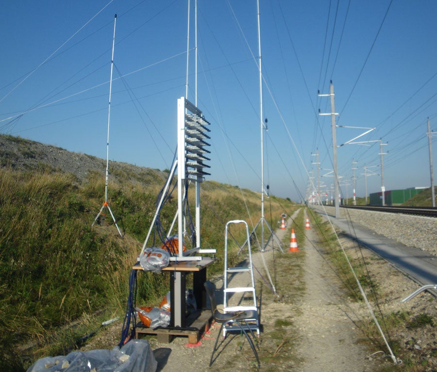 Mikrofonarray für Messungen der Schallabstrahlung von Zügen