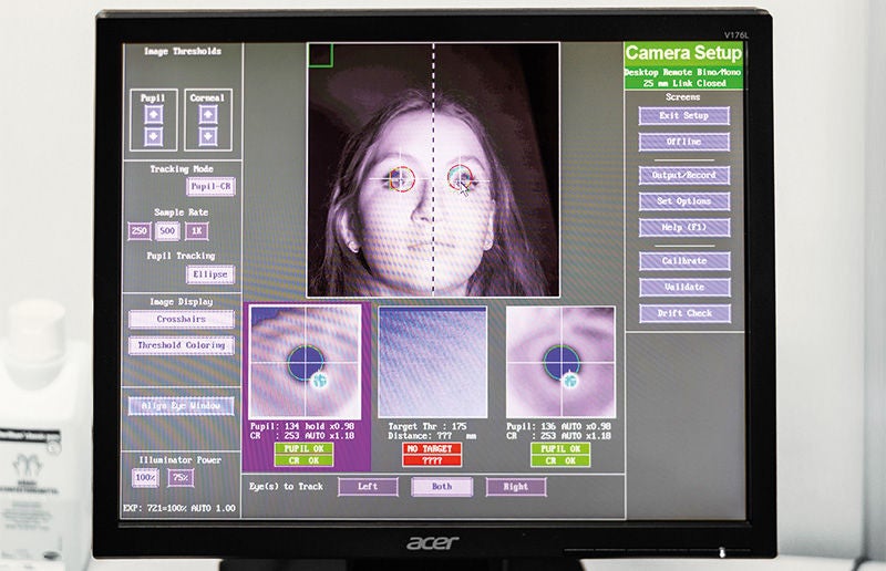 Ansicht einer Software mit verschiedenen Bildern von Augen und einem Gesicht, umrandet von Buttons