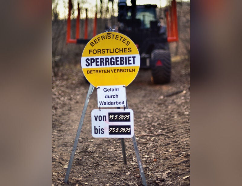 Warnhinweis-Tafel forstliches Sperrgebiet
