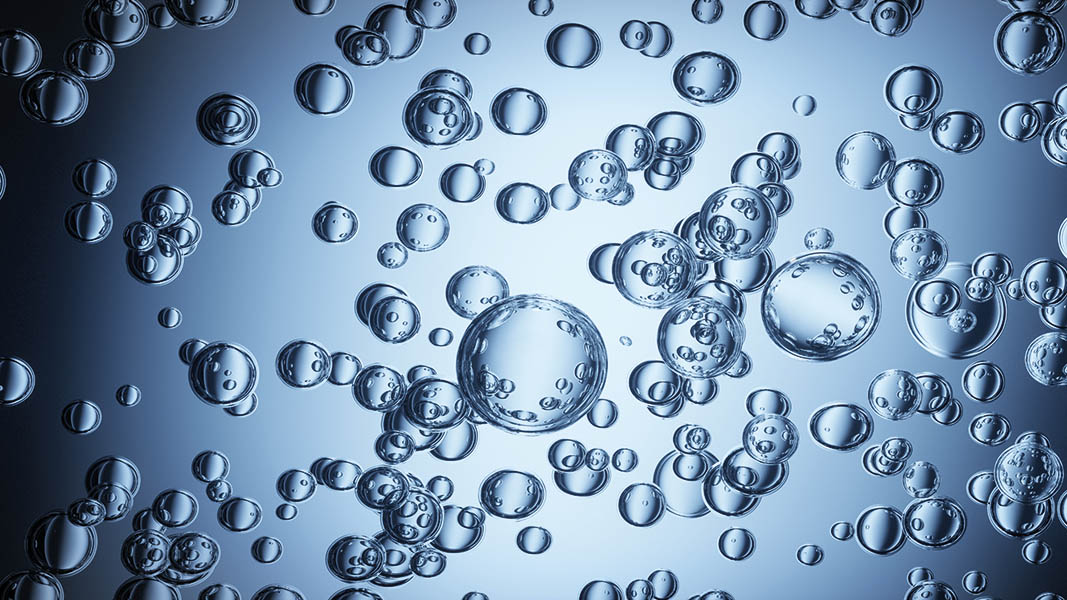 Luftblasen unter Wasser